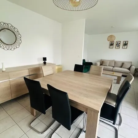 Bright House In Comfort Up To 6!