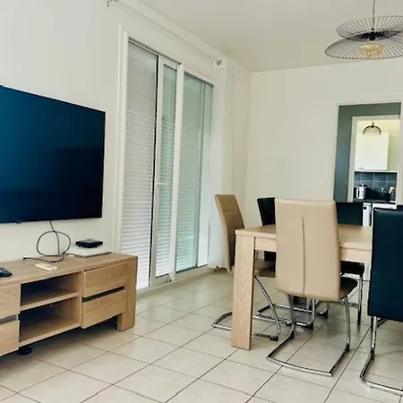 Bright House In Comfort Up To 6! *