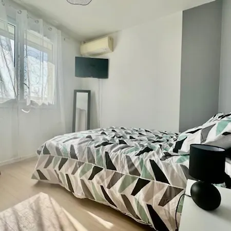 Bright House In Comfort Up To 6! *