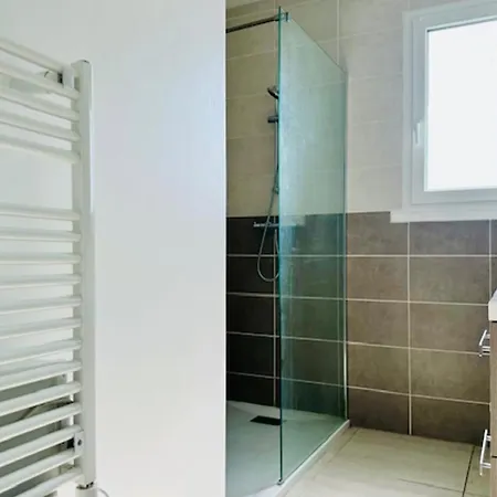Vakantiehuis Bright House In Comfort Up To 6!