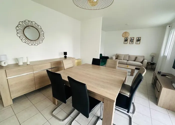 Bright House In Comfort Up To 6!